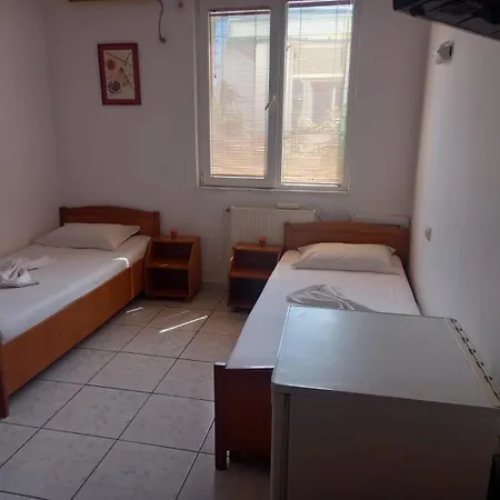 Casa Phoenix Δωμάτια σε οικογενειακή κατοικία Eforie Nord
